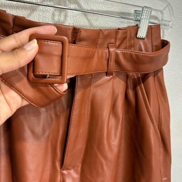 Abercrombie and Fitch Belted faux leather Ankle Pants - Picture 5 of 9
